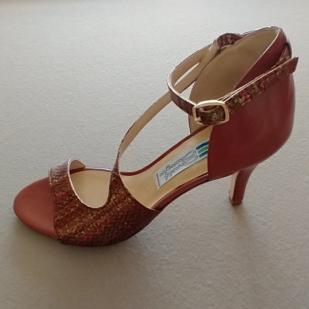 Arnold Churgin size 7 dressy sandals made in Italy, worn once, with tags